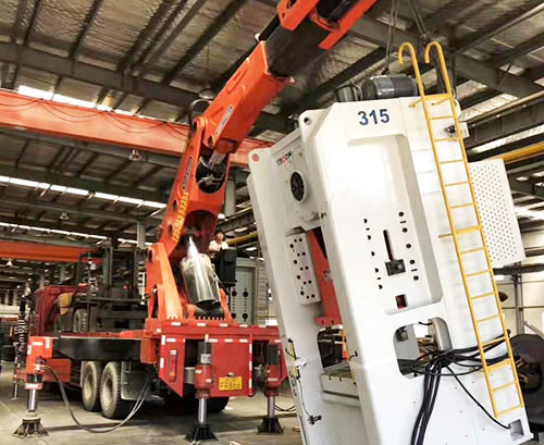 广宁附近随车吊出租，轻松解决运输难题