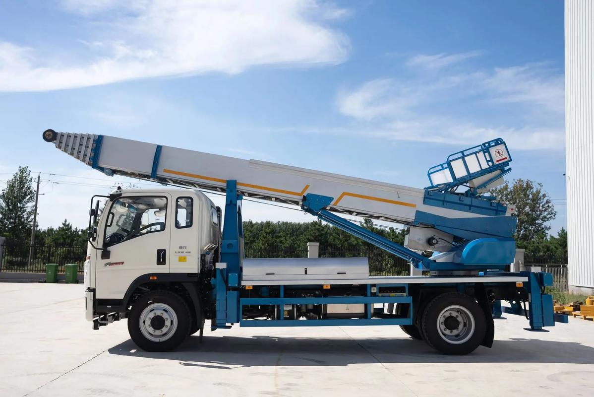 广宁云梯上料车租赁费用