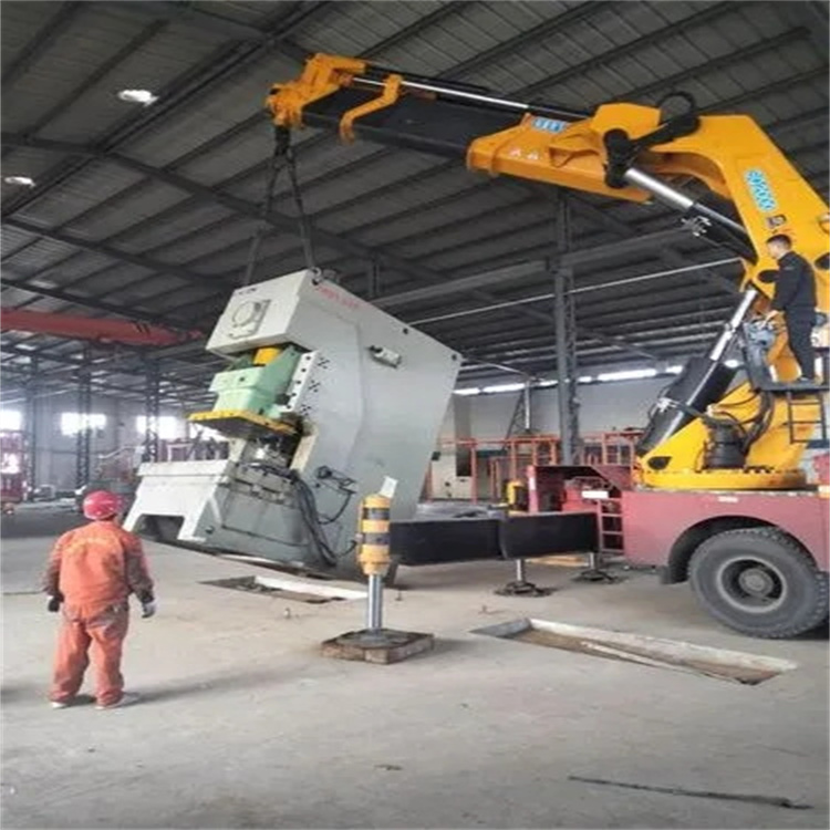 广宁80吨折臂吊车出租附近电话